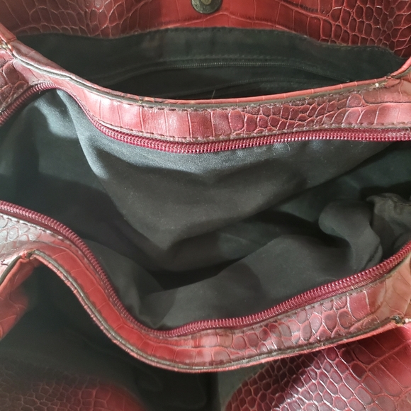 Red snake skin print purse - Picture 4 of 5